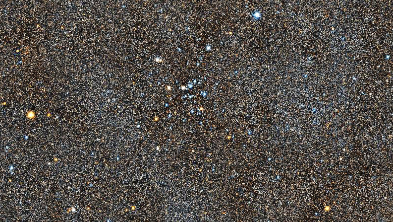 Foto simulata di un'ora di M25 con il DWARF mini