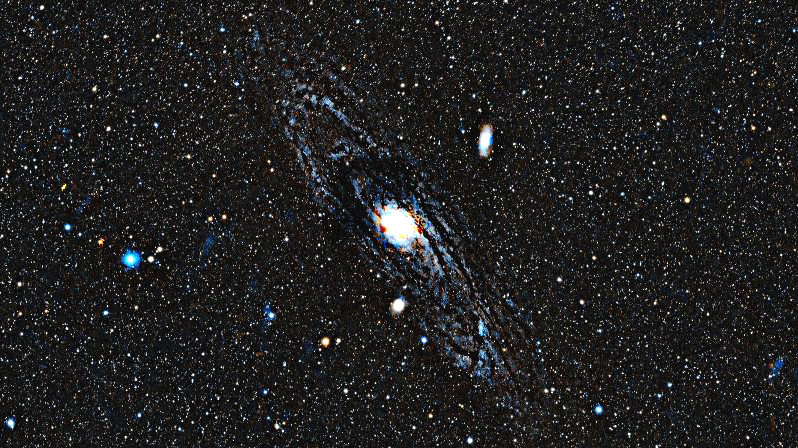 Foto simulata di un'ora di M31 Andromeda Galaxy con il Seestar S30 Pro