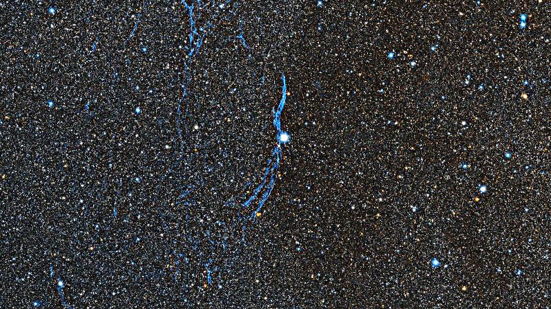 Foto simulata di un'ora di NGC 6960 Western Veil Nebula con il Seestar S30 Pro